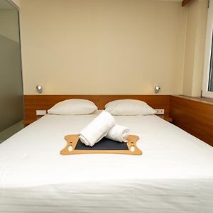 Zimmer mit Kingsize-Bett